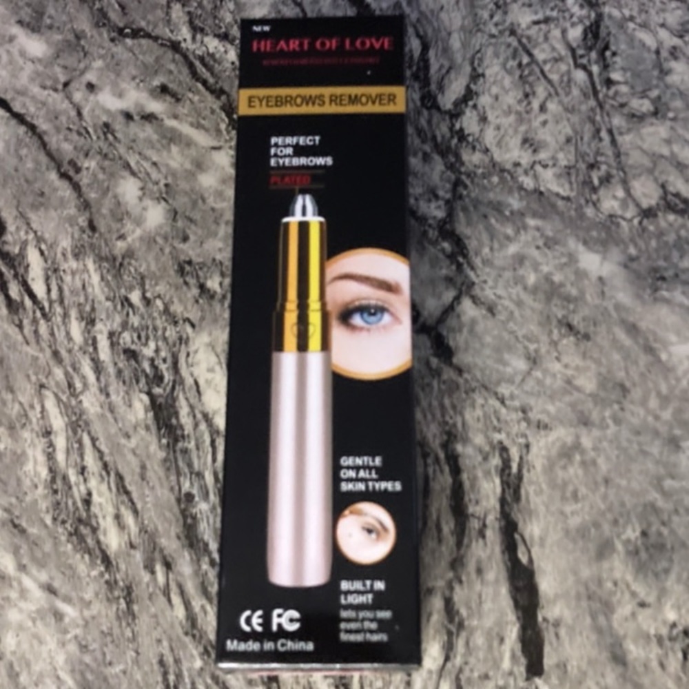 Eyebrow trimmer